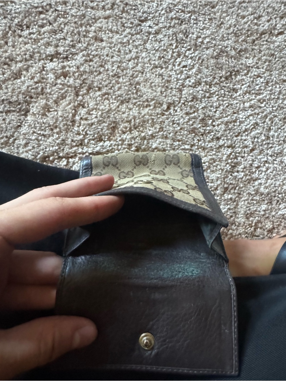 Gucci Beige GG Canvas Compact Wallet with Brown Trim and Gold G - Picture 3 of 3